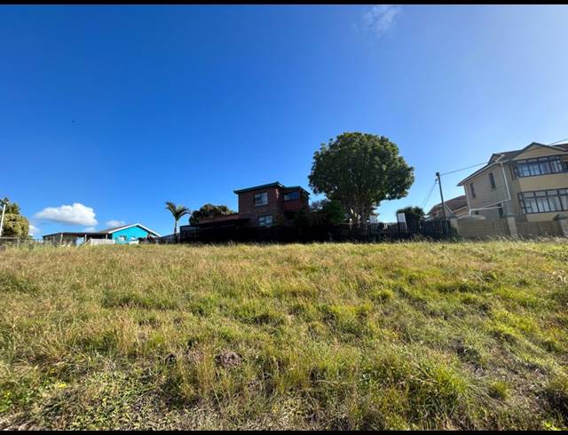 800M² VACANT LAND FOR SALE IN ASTON BAY